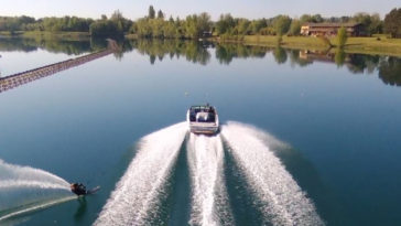 Les bons Plans à Bordeaux vous présentent le Le Ski Nautique Club de Bordeaux de Baurech, dans un cadre magnifique à 15 minutes de Bordeaux