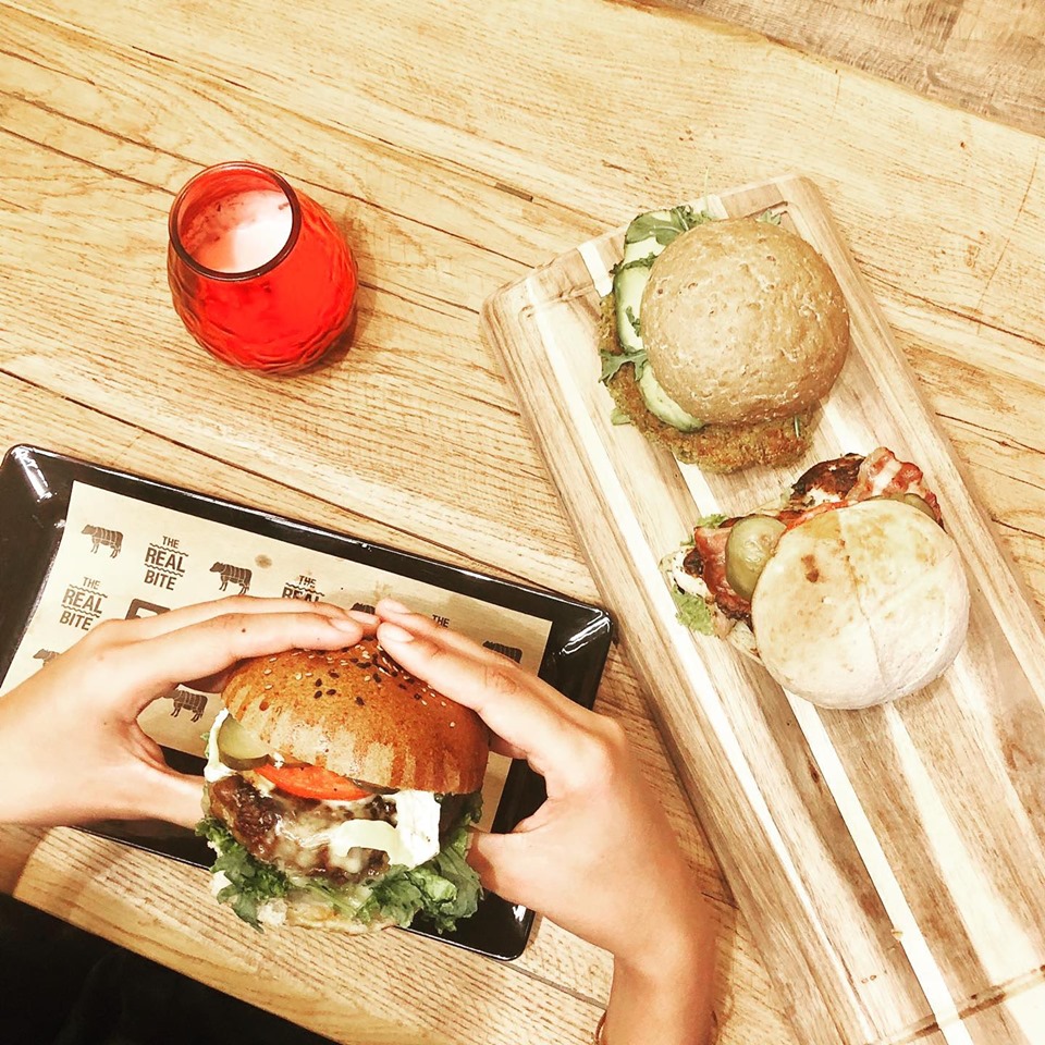 Les Bons plans à Bordeaux présentent : On a testé pour vous le Burger Bar ! Présentation des produits disponibles et notre avis ! 2