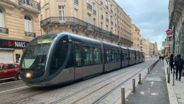 2 Les bons plans à Bordeaux présentent : La ligne du tram D bientôt lancée, découvrez la date exacte.