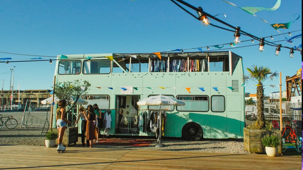 Bus-boutique-ephemere-Bordeaux-Guinguette-Anne-Sophie-Annese-4-1024x576